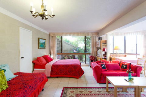 Beach Haven Studio - Kingaroy Accommodation 0