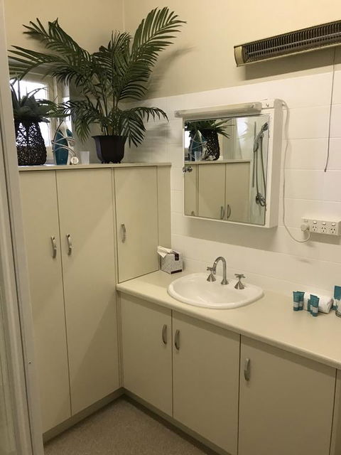 Beach Hotel - Kingaroy Accommodation 2