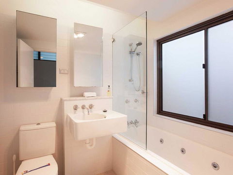 Beach House 7' 26 One Mile Close - Air Conditioned, Wifi, Foxtel, Linen - Kingaroy Accommodation 1