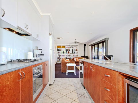 Beach House At Moana - Kingaroy Accommodation 2