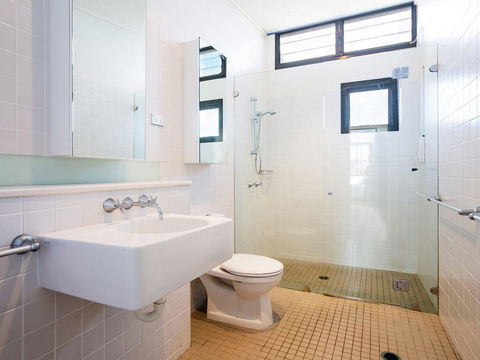 Beach View At One Mile', 8/26 One Mile Close - Infinity Complex Pool & WIFI - Kingaroy Accommodation 1