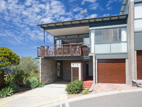 Beach View At One Mile', 8/26 One Mile Close - Infinity Complex Pool & WIFI - Kingaroy Accommodation 0