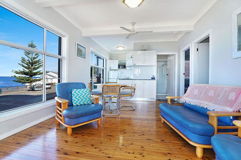 Beachcomer, Unit 1 - The Entrance, NSW - Kingaroy Accommodation 3
