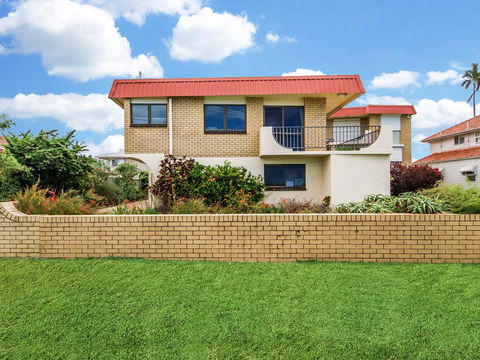 Beachfront Apt With Private Pool - Kingaroy Accommodation 0