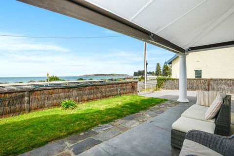 Beachfront Buena Vista - PetFriendly - Kingaroy Accommodation 0