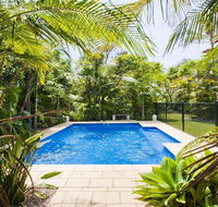 Beachfront Pool House - Absolute beachfront - Kingaroy Accommodation