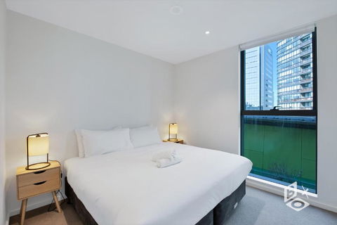REST COLLECTION Apartments On Collins Docklands - Kingaroy Accommodation 2