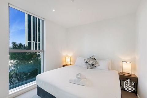 REST COLLECTION Apartments On Collins Docklands - Kingaroy Accommodation 1