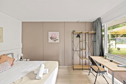 Relaxed Queen Room - Serene Spot At Pymble - Shared Bathroom - Kingaroy Accommodation 0
