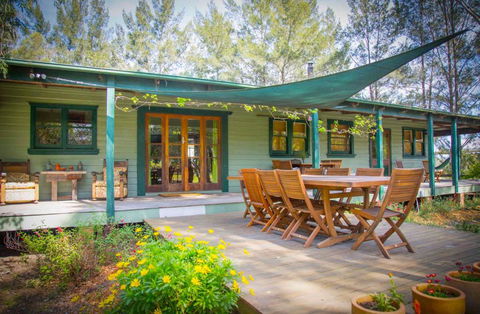 Red Tractor Retreat - Kingaroy Accommodation 0