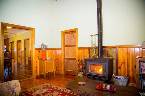 Red Tractor Retreat - Kingaroy Accommodation 1