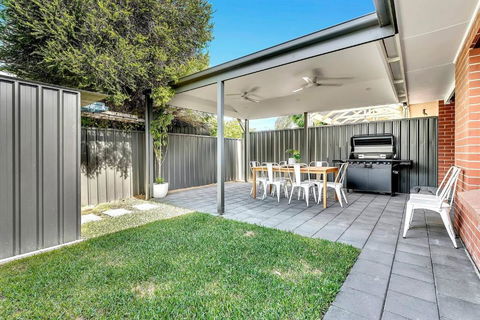 Redbrick Retreat - Generous Coastal Escape - Kingaroy Accommodation 3