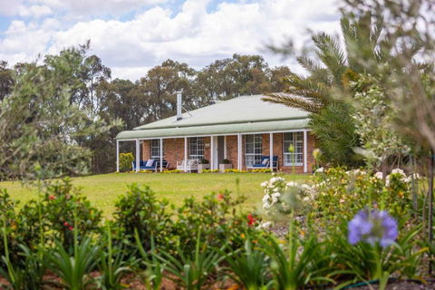 Redims Hill Cottage - Kingaroy Accommodation 0