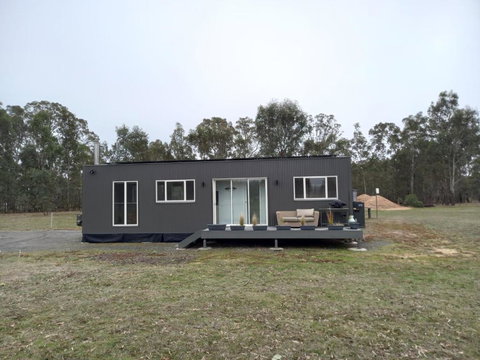 Redman View Luxury Lakeside Cabin - Kingaroy Accommodation 1
