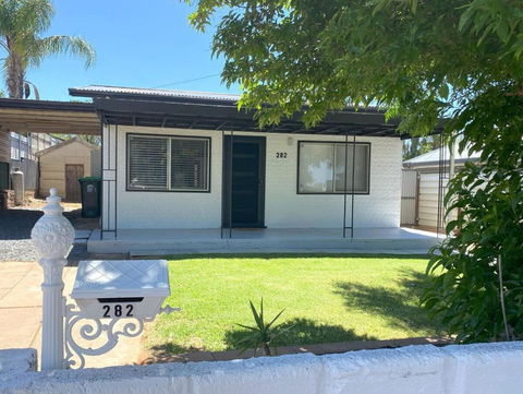 Relax At Gossan - Kingaroy Accommodation 3