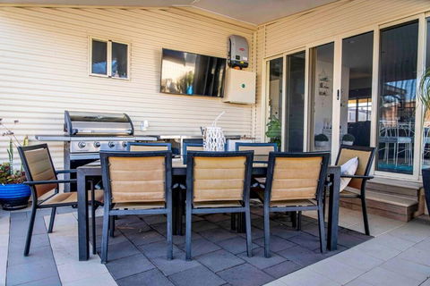 Resort On Morgan With Beautiful Private Pool, Pet Friendly - Kingaroy Accommodation 3