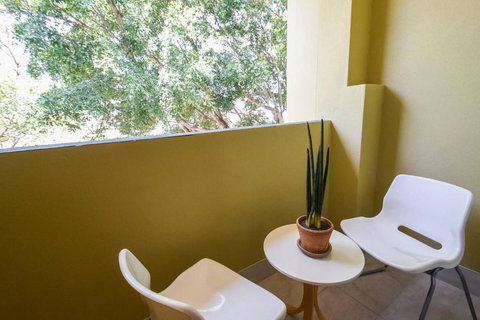 Resort-style Coastal Living With Balcony & Pool - Kingaroy Accommodation 3