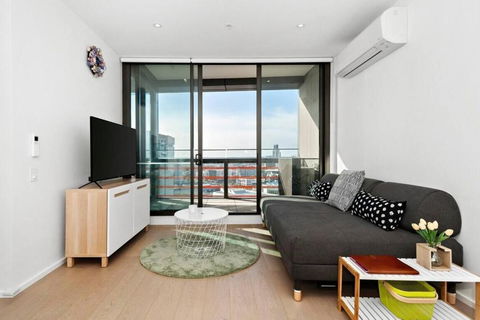 Resort-style Docklands Riverview Stay With Parking - Kingaroy Accommodation 2