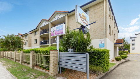 Resort Style Unit Across From The Water - Kingaroy Accommodation 1