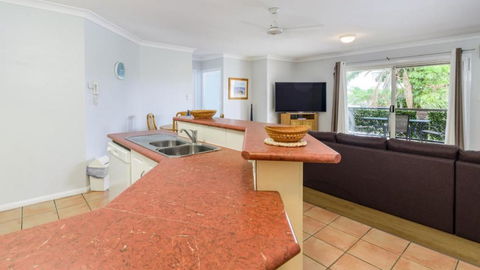 Resort Style Unit Across From The Water - Kingaroy Accommodation 2