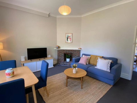 Retro Apt 6 Mins To Victoria Quay - Kingaroy Accommodation 3