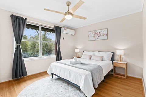 Retro Retreat - Mornington - Kingaroy Accommodation 0