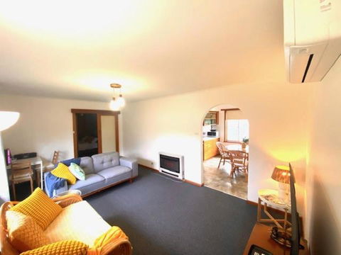 Retro Riverside Redan, Ballarat - Kingaroy Accommodation 2
