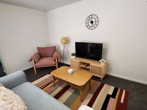 Retro Rose St Kilda Mansions - Kingaroy Accommodation 0