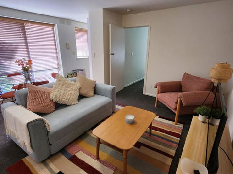 Retro Rose St Kilda Mansions - Kingaroy Accommodation 1