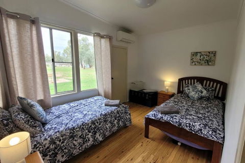 River Cottage - Kingaroy Accommodation 2