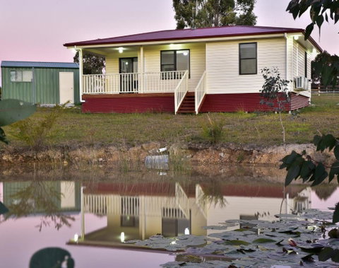 RIVER DOWNS COTTAGE - Kingaroy Accommodation 3