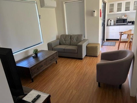 RIVER DOWNS COTTAGE - Kingaroy Accommodation 2