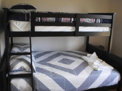 RIVER DOWNS COTTAGE - Kingaroy Accommodation 1