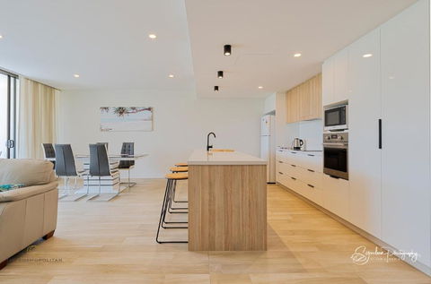 RIVERFRONT BREEZE @ The Cosmopolitan Unit10307 - Kingaroy Accommodation 0