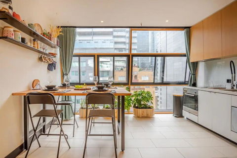 Riverside Apartment Melbourne CBD - Kingaroy Accommodation 0