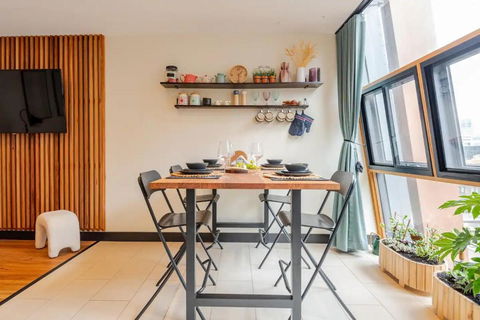 Riverside Apartment Melbourne CBD - Kingaroy Accommodation 2