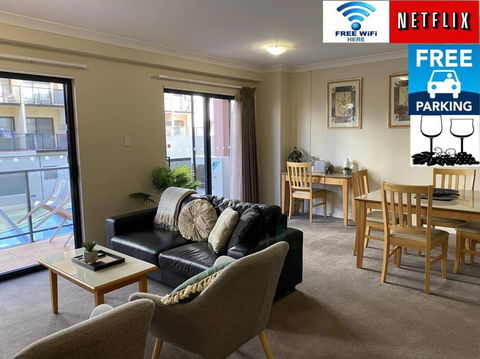 RIVERSIDE CITY VIEW PARKING NETFLIX WIFI WINE FREE - Kingaroy Accommodation 0
