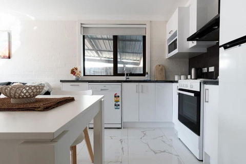Riverside Gem With Parking And WiFi - Kingaroy Accommodation 3
