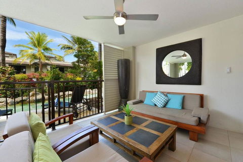 Resort-style Swim Out - A True Tropical Oasis - Kingaroy Accommodation 1