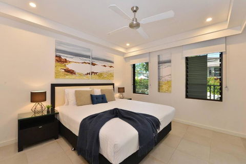 Resort-style Swim Out - A True Tropical Oasis - Kingaroy Accommodation 2