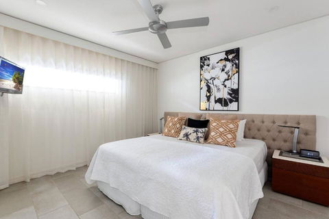 Rose At Temple Palm Cove - A Poolside Paradise - Kingaroy Accommodation 3