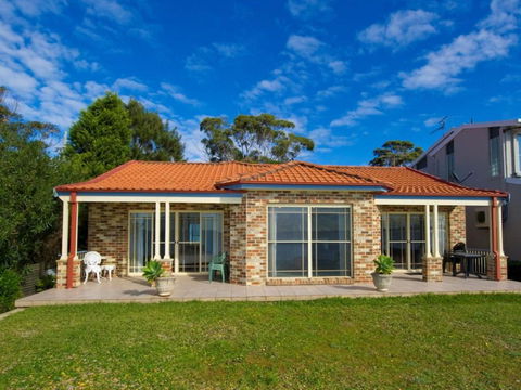 Salamander Beach Front - Kingaroy Accommodation 1