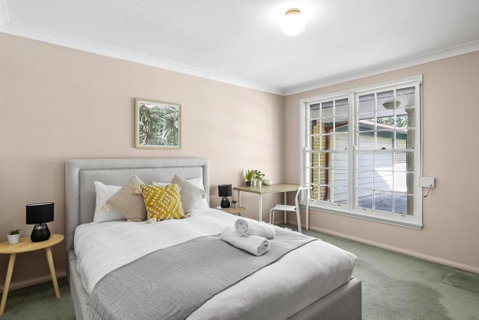 Rustic Queen Room - Located At Serene Street In Pymble - Shared Bathroom - Kingaroy Accommodation 0