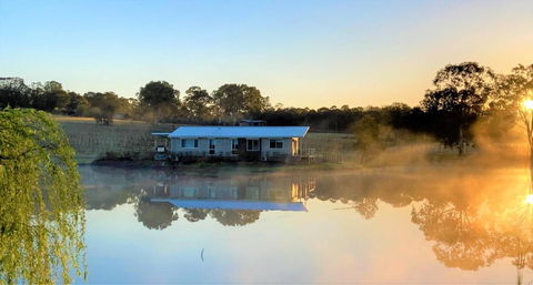 Romantic Lakehouse Set In A Private Vineyard In The Hunter Valley - Kingaroy Accommodation 1