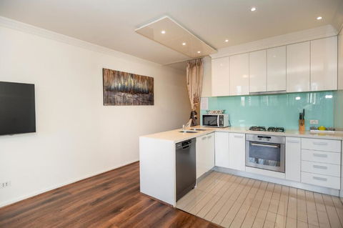 Rome Sky Villa - Kingaroy Accommodation 3
