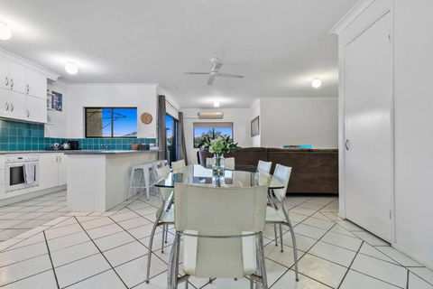 Rooftop Island Sunsets - Kingaroy Accommodation 3