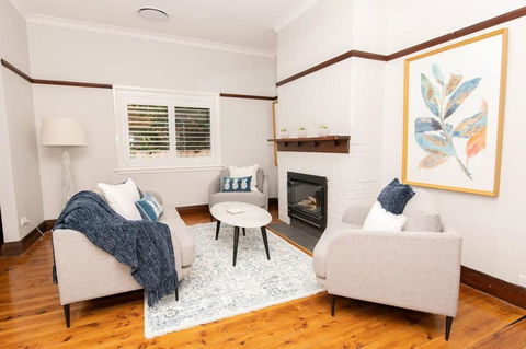 Rose Hill On Hamer, 1940s Charming Cottage Near Cook Park - Kingaroy Accommodation 2