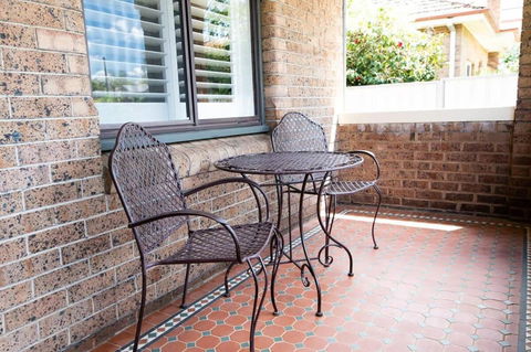 Rose Hill On Hamer, 1940s Charming Cottage Near Cook Park - Kingaroy Accommodation 3