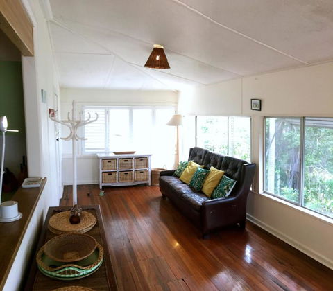 Rosemaree, 24 East Street - Kingaroy Accommodation 1