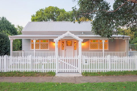 Rosemill Cottage - Mobility Friendly Accommodation Never Looked Better! - Kingaroy Accommodation 3